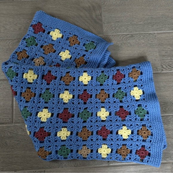 Vintage Granny Square Crochet Lap Blanket Small Throw Quilt Rare Colors